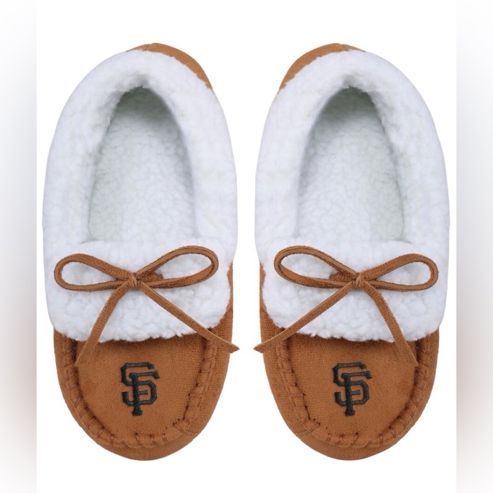 Brand new FOCO San Francisco Giants Moccasin Slippers size 5/6
